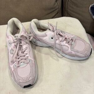 Tennis Shoes